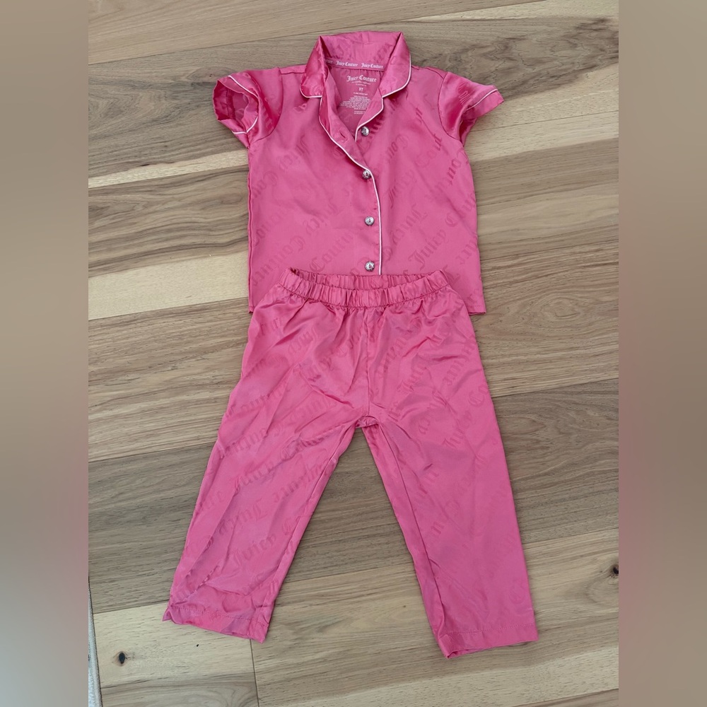 Juicy Couture Satin Notch Collar Pajamas in 3T